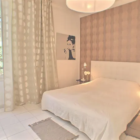 Saint-charles Hotel 2*